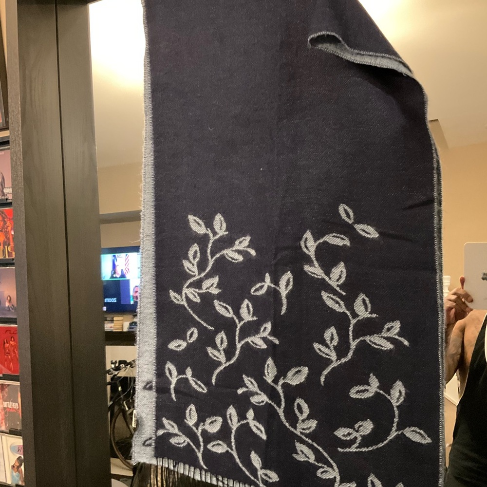 (Sue) B1G1 Dennis Basso Blue and White Floral Vine Scarf